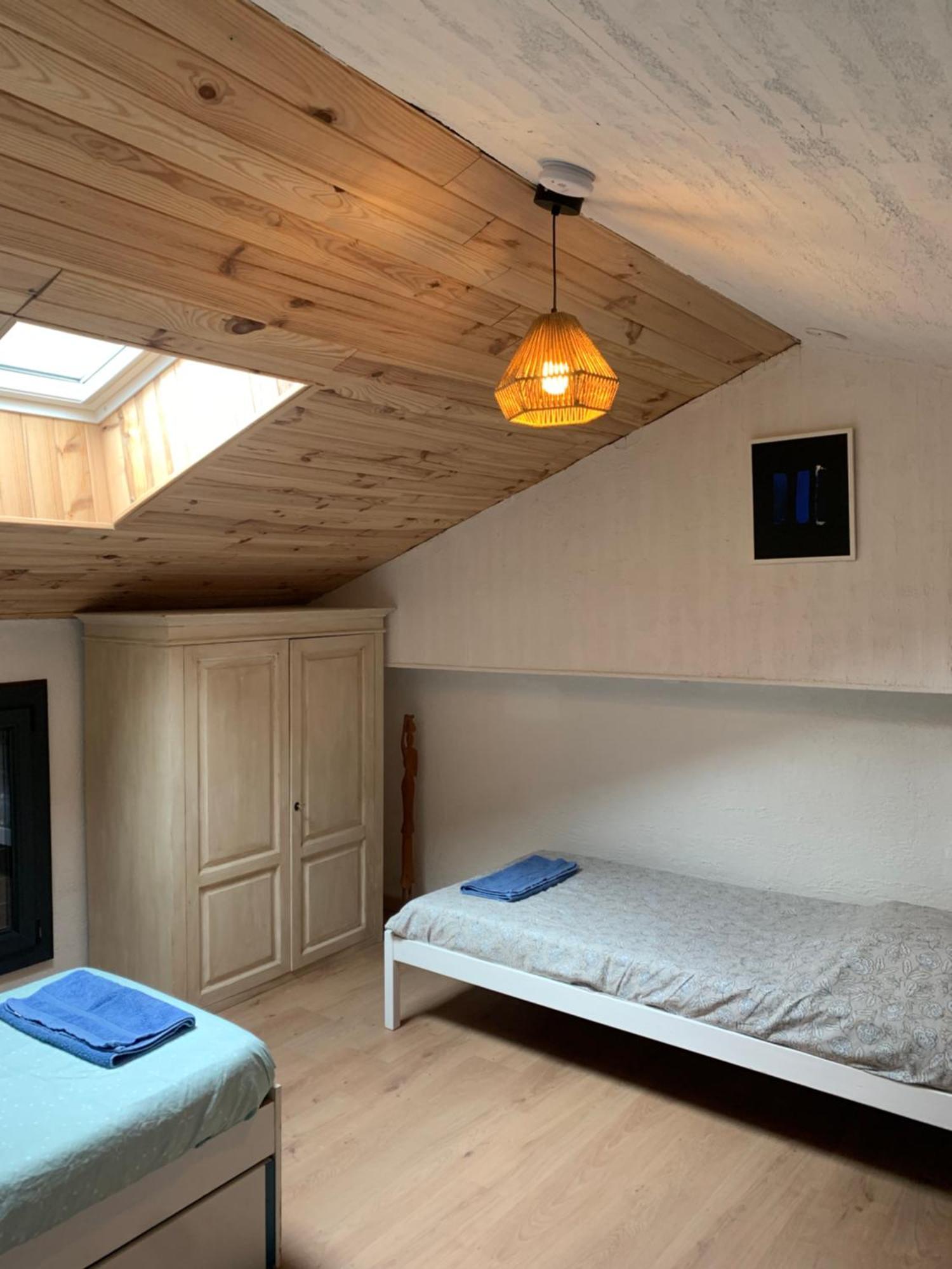 Les Favouilles - Gite & Chambres D Hotes Dauphin الغرفة الصورة