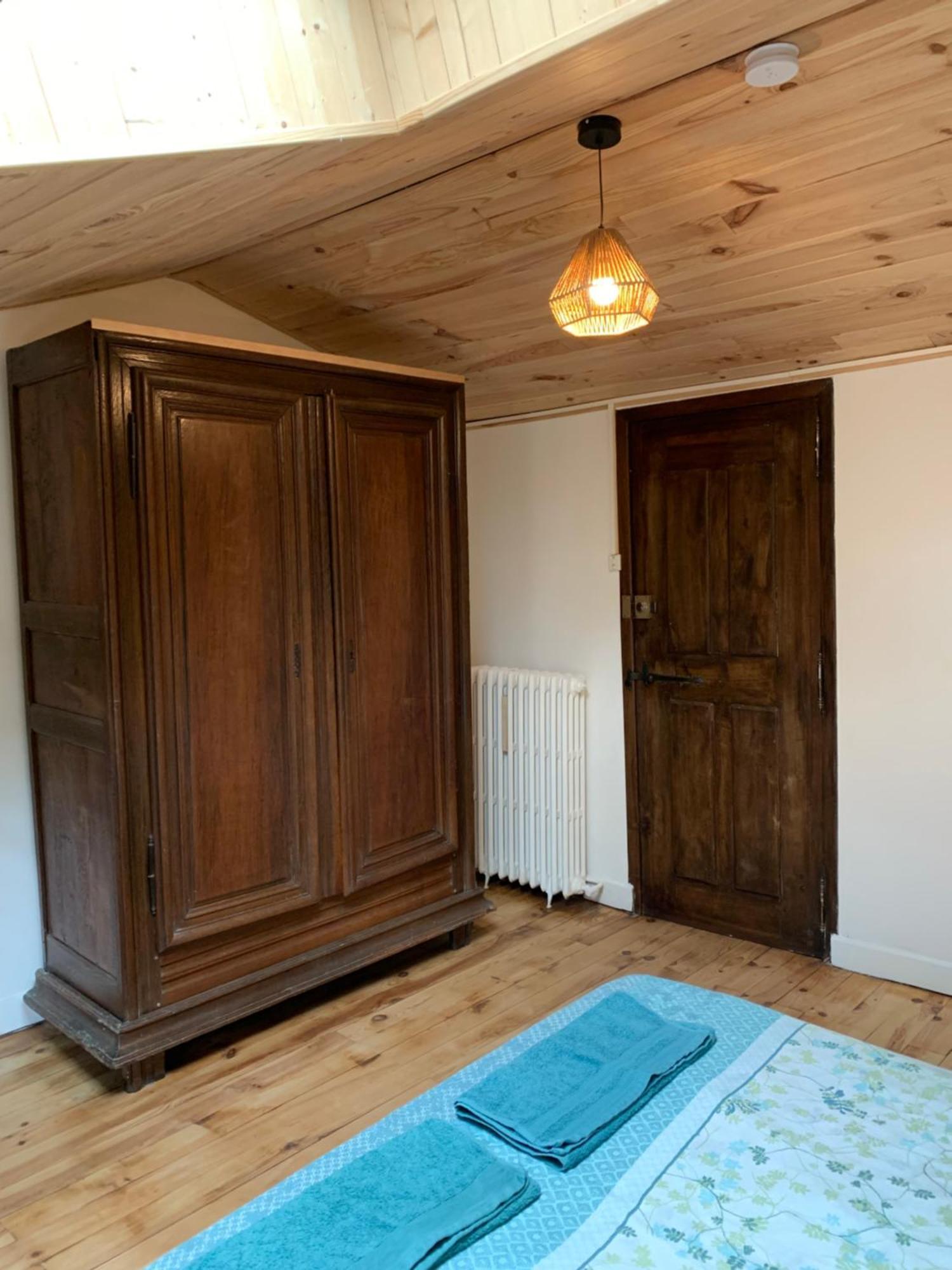 Les Favouilles - Gite & Chambres D Hotes Dauphin الغرفة الصورة